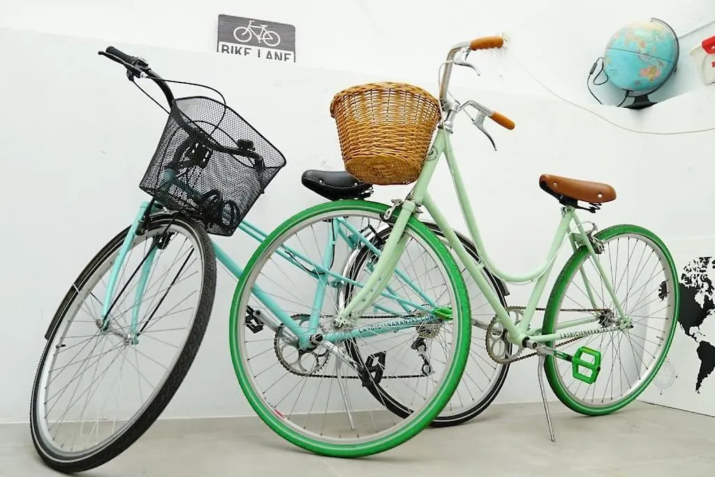 La Casa De Las Bicis Cádiz 0*,  Spanien
